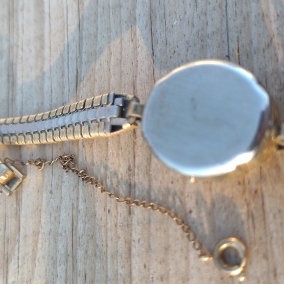 Elegant 10KGold Waltham Women's Watch(Nonworking) - Picture 3 of 3